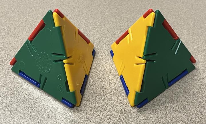 Polydron tetrahedra optical isomers
