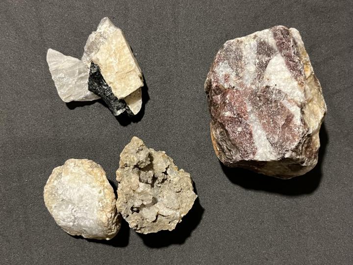 Examples of quartz from igneous, sedimentary, and metamorphic rocks.