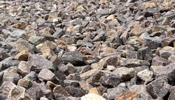 Quartzite flash rock near railroad tracks